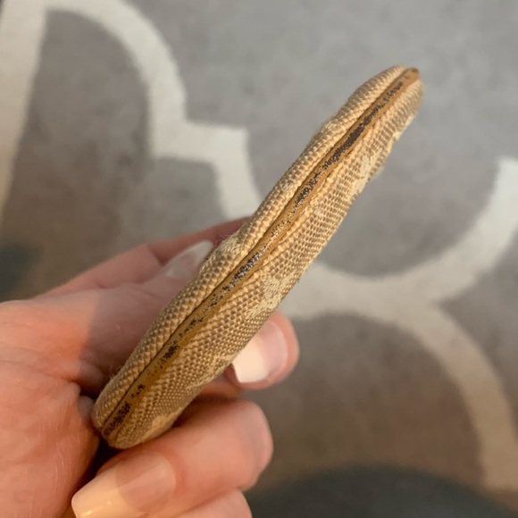 2006 authentic Louis Vuitton small coin pouch - Picture 6 of 16